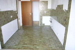 Ruhe - Sonne - Luft und viel Grün: Freie 2 1/2-Zimmer-ETW mit Südost-Balkon und TG-Stellplatz – 70195 Botnang-Süd, Stuttgart – Vorschaubild 6