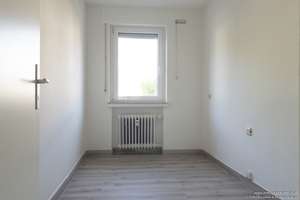 Selbst einziehen oder vermieten? Zentrale 3-Zimmer-Wohnung mit Loggia in Brackwede – Die vollständige Adresse der Immobilie erhältst du vom Anbieter., 33647 Brackwede, Bielefeld – Vorschaubild 16