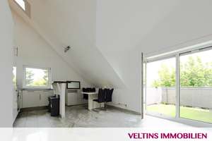 F-Praunheim: Loftartige 3,5-Zimmer-Maisonette-Wohnung mit Parkplatz, großem Balkon und Fernblick