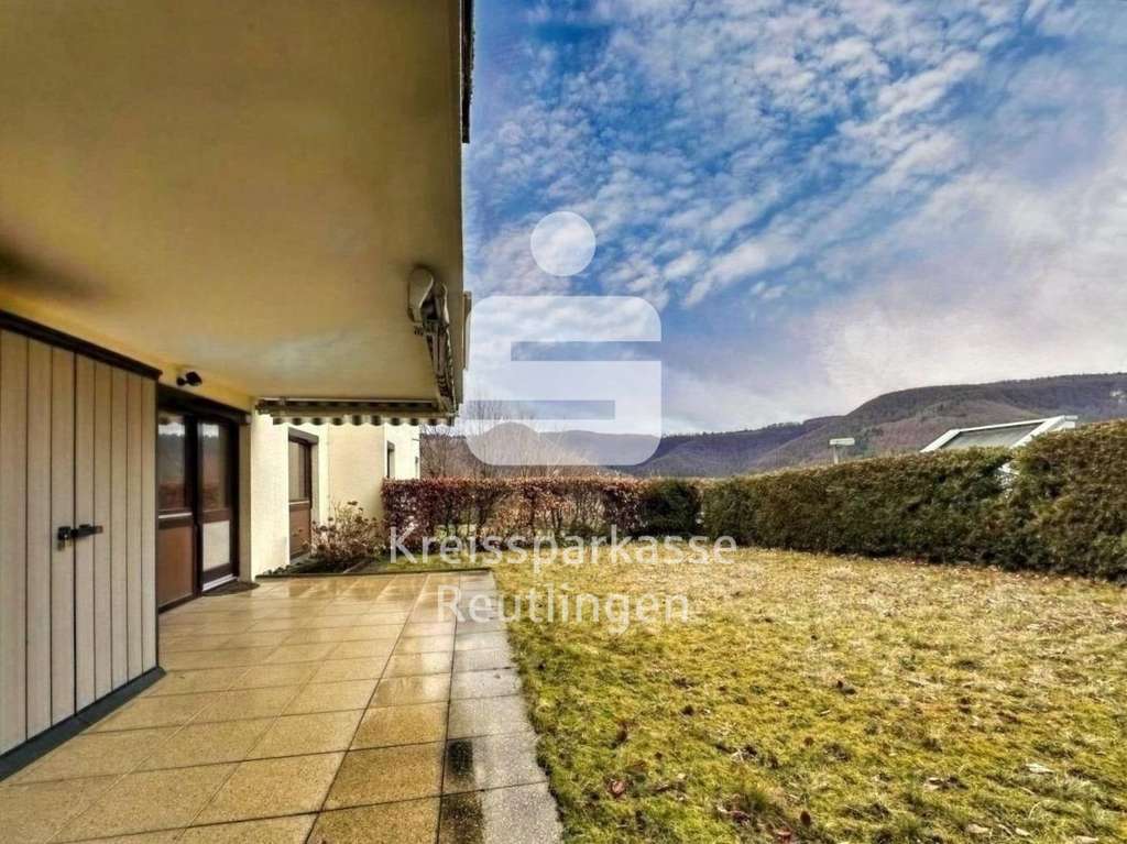Immobilie in Bad Urach - Erdgeschosswohnung mit Terrasse, Garten und Blick auf den Rutschenfelsen - Bild 0