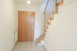 Moderne 4-Zimmer-Maisonette mit Balkon, Dachstudio, Stellplatz & Carport in Dechsendorf – Die vollständige Adresse der Immobilie erhältst du vom Anbieter., 91056 Dechsendorf Ost, Erlangen – Vorschaubild 5
