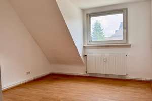 Frisch tapezierte 3-Zimmer Dachgeschosswohnung in Duisburg-Neudorf – Neudorfer Straße 117, 47057 Neudorf-Süd, Duisburg – Vorschaubild 8