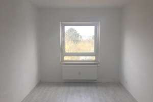 3-Zimmer-Wohnung in Wiesbaden-Klarenthal sucht Mieter – Otto-Wels-Str. 42, 65197 Klarenthal, Wiesbaden – Vorschaubild 4
