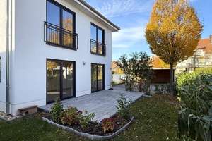 Sofort bezugsfertig! Einfamilienhaus BJ 2022
Top-Lage bei Leipzig & Halle
143 qm und 5 Zimmer – Semoyer Weg 3, 6796 Brehna – Vorschaubild 34