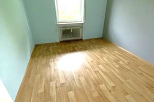 schöne große 3 ZKB-Wohnung mit Süd-Balkon, Gartenanteil und ruhiger Lage … – Pfalz-Neuburg-Straße 11, 89420 Höchstädt an der Donau – Vorschaubild 6