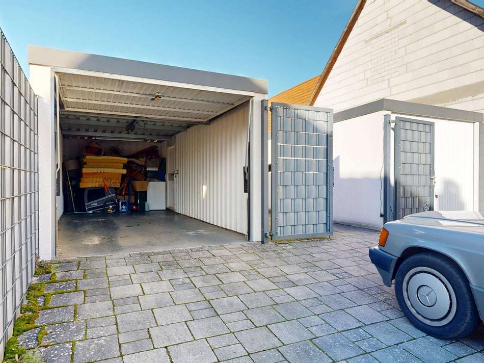 Garagen mit Stellplätzen