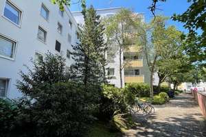 Solln: Einladende, helle 3 Zimmer-Wohnung
mit großzügigem Süd-Balkon in sehr gepflegter Wohnanlage. – Die vollständige Adresse der Immobilie erhältst du vom Anbieter., 81477 Solln, München – Vorschaubild 3