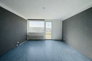 Attraktive 3,5 Zimmer-Wohnung mit Loggia in Westhagen mit viel Potenzial in guter Lage – Jenaer Str. 23, 38444 Westhagen, Wolfsburg – Vorschaubild 3