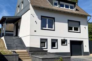 Luxus-Einfamilienhaus mit 3 Bädern, Kamin, Fußbodenheizung & großer Terrasse in Wuppertal