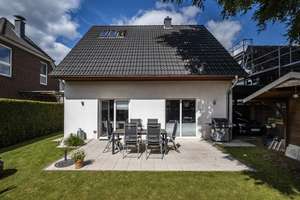 Provisionsfrei! - Von Privat: Helles Einfamilienhaus freistehend in zweiter Reihe – Die vollständige Adresse der Immobilie erhältst du vom Anbieter., 22399 Poppenbüttel, Hamburg – Vorschaubild 2