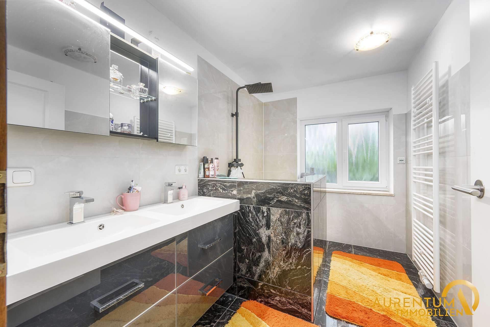 Immobilie in Bruckberg - SOFORT FREI: Großzügiger Bungalow mit Einliegerwohnung, weitläufigem Grundstück und einmaligem Blick - Bild 6