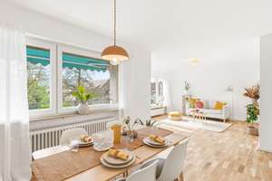 Sanierte 3,5 Zimmer Wohnung mit zwei Balkonen und Stellplatz – Mirabellenstraße 74, 70329 Obertürkheim (Ortsteil), Stuttgart – Vorschaubild 1