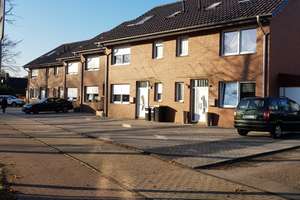 Modernes Reihenhaus mit 6 Zimmern, Garten und Stellplatz in Duisburg-Walsum/Aldenrade