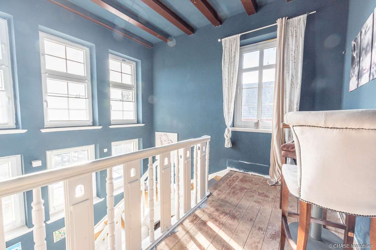 Immobilie in Hessisch Oldendorf - Herrliche Altbau-Stadtvilla als Doppelhaushälfte - Bevorzugtes Wohnen in Hessisch Oldendorf! - Bild 4