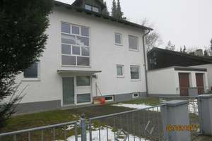 Gepflegte 3-Zimmer-Dachgeschosswohnung mit EBK in Ingolstadt/Knoglersfreude