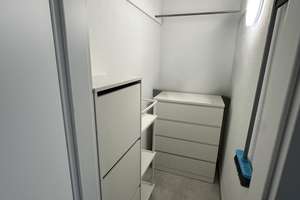 Frisch saniertes 1,5-Zimmer-Apartment (30 m²) mit Ankleidezimmer, Einbauküche & Tiefgarage  – Die vollständige Adresse der Immobilie erhältst du vom Anbieter., 50931 Lindenthal (Ortsteil), Köln – Vorschaubild 3