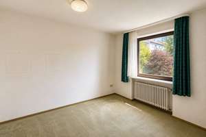 Rarität im Regensburger Stadtsüden: Wohn-/Mehrfamilienhaus auf sonnigem Südwest-Grundstück – Die vollständige Adresse der Immobilie erhältst du vom Anbieter., 93051 Kumpfmühl-Ziegetsdorf-Neuprüll, Regensburg – Vorschaubild 19