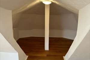 Schöne 2-Zimmer-Dachgeschosswohnung in denkmalgeschütztem Haus in der Weststadt zu verkaufen. – Dantestrasse 21, 69115 Weststadt, Heidelberg – Vorschaubild 5
