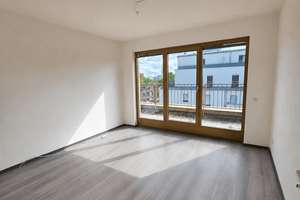 Helle 2-Zimmer Wohnung mit Terrasse und Skyline Blick – 60486 Bockenheim, Frankfurt am Main – Vorschaubild 2
