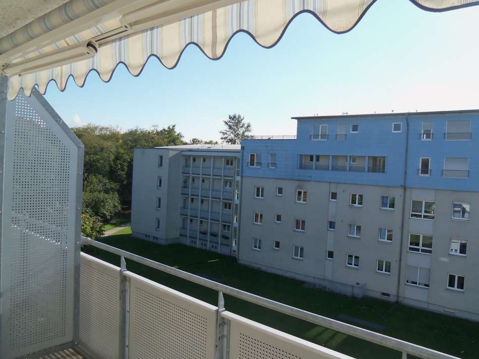 Balkon mit Markise