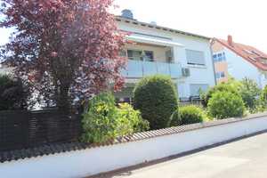 2-Familienhaus mit ausgebautem Dachgeschoss & Option zur Selbstnutzung! – Main-Taunus-Kreis – Vorschaubild 1