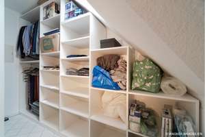 Freie, sonnige DG-Wohnung mit EBK, Balkon, Laminat und Duplexparker | WAGNER IMMOBILIEN – Die vollständige Adresse der Immobilie erhältst du vom Anbieter., 65205 Erbenheim, Wiesbaden – Vorschaubild 9