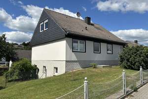 Zuhause zum Verlieben – ideal für junge Familien – Die vollständige Adresse der Immobilie erhältst du vom Anbieter., 55765 Birkenfeld – Vorschaubild 2
