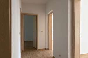 Wunderbar helle Wohnung - Ganz oben im 1. Obergeschoss – Rosenstr. 21, 6237 Leuna – Vorschaubild 6