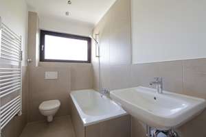 Helle, frisch renovierte 3-Zimmer Wohnung in schöner Lage + Gemeinschaftsschwimmbad – Prinz-Regent-Str. 79b, 44795 Weitmar-Mark, Bochum – Vorschaubild 2