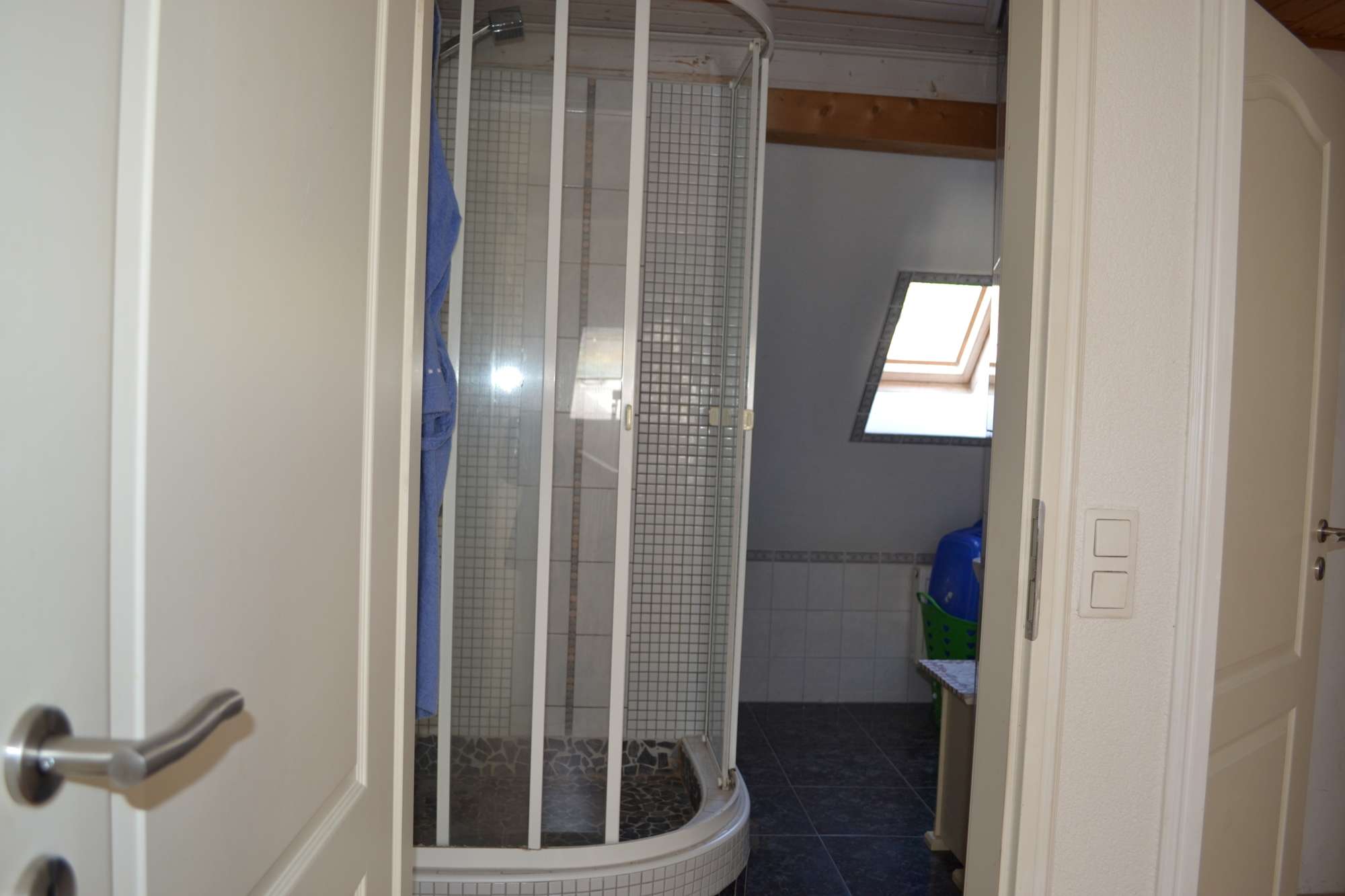 Immobilie in Leidersbach - Saniertes Familienhaus: 138m², Garten, 4 Schlafzimmer, Glasfaser-Option & neue Kita um die Ecke! - Bild 2