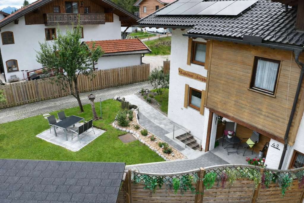 Immobilie in Wallgau - Großzügige Maisonette am Waldrand – nahe Golfplatz Wallgau - Bild 1