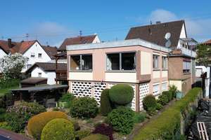 Hochspeyer: Großzügiges Zweifamilienhaus mit Ausbaupotenzial, schönem Grundstück und Garage – Die vollständige Adresse der Immobilie erhältst du vom Anbieter., 67691 Hochspeyer – Vorschaubild 3