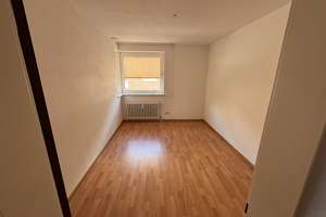 Zentral gelegene 3,5-Zimmer-Wohnung mit Balkon und grünem Ausblick – Robert-Koch-Straße 31, 45879 Altstadt, Gelsenkirchen – Vorschaubild 18