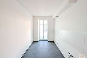 Sanierter Altbau zwischen Rheinturm und Martinskirche – Lorettostrasse 45, 40219 Unterbilk, Düsseldorf – Vorschaubild 9