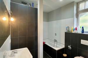 WG-ZIMMER IN TOP LAGE AM NECKARTOR | BALKON | – 70190 Kernerviertel, Stuttgart – Vorschaubild 2