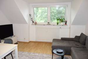 KOMFORT WOHNUNG IN URDENBACH HELL UND RUHIG KOMPLETT LAMINAT WANNENBAD 2 ZIMMER / 3. ETAGE (DG) – Gänsestraße 38, 40593 Urdenbach, Düsseldorf – Vorschaubild 2