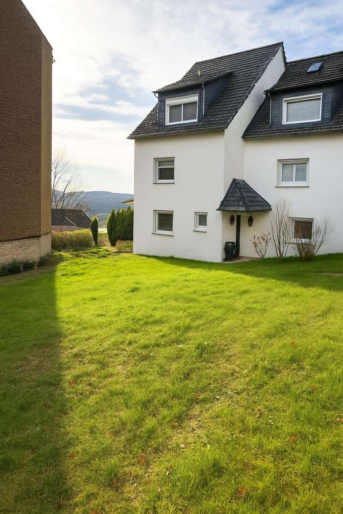 Immobilie in Schwelm - Großes Einfamilienhaus mit Garten in Schwelm - Bild 0