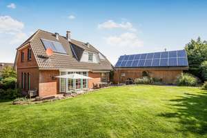 Einfamilienhaus nahe der Ostsee

Feldrandlage, Photovoltaik und Solarthermie für Ihren Wohnkomfort – Die vollständige Adresse der Immobilie erhältst du vom Anbieter., 23774 Heiligenhafen – Vorschaubild 3