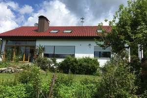 Großes, schönes Haus mit traumhaftem Garten
