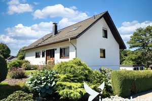 *Provisionsfrei* Einfamilienhaus oder Zweifamilienhaus mit Gartentraum, Einliegerwohnung & Bachlauf – Oberbergischer Kreis – Vorschaubild 1