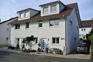 Luxurious semi-detached house in quiet and sunny location, free of commission