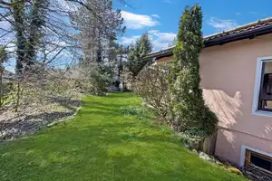 "ZAUBERHAFTER BUNGALOW": EFH in begehrter Lage Starnbergs am Landschaftsschutzgebiet – Starnberg (Kreis) – Vorschaubild 3