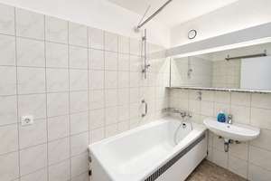 Großzügig wohnen über den Baumwipfeln – Balkon, Einbauküche & Aufzug – 70599 Asemwald, Stuttgart – Vorschaubild 8