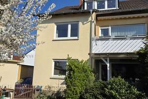 Doppelhaushälfte mit Garage in Mannheim Blumenau