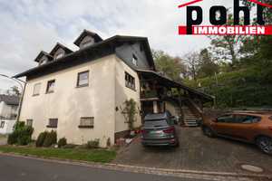 Großes Zweifamilienhaus mit viel Platz, in einem ruhigen Ortsteil von Bad Rodach! – Coburg (Kreis) – Vorschaubild 1