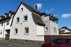 Geräumiges EFH in Stadtrandlage mit Garten und zwei Garagen! – Aschaffenburg – Vorschaubild 1