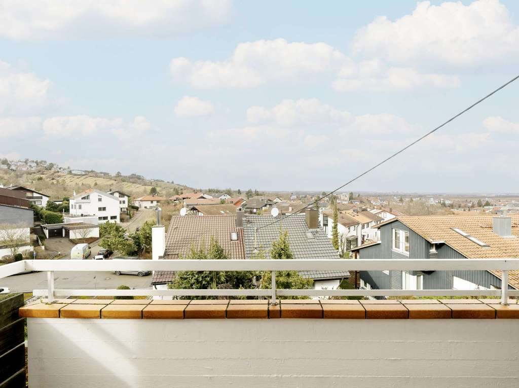 Immobilie in Gerlingen - Zweifamilienhaus mit Einliegerwohnung in begehrter Halbhöhenlage mit Garten & Sauna - Bild 4