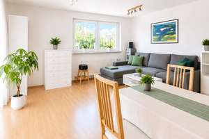 Bezugsfrei & provisionsfrei: Lichtdurchflutete 3-Zimmer-Wohnung mit zwei Balkonen in S-Feuerbach – Die vollständige Adresse der Immobilie erhältst du vom Anbieter., 70469 Siegelberg, Stuttgart – Vorschaubild 2