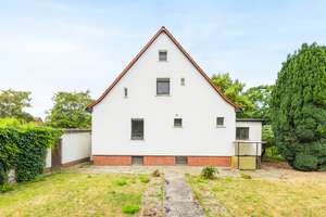 Einfamilienhaus mit Vollkeller und Garage auf großzügigem Grundstück – Die vollständige Adresse der Immobilie erhältst du vom Anbieter., 12683 Biesdorf, Berlin – Vorschaubild 3