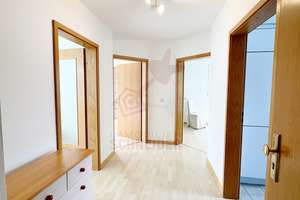 IMMOBILIEN SCHNEIDER - schöne 3 Zimmer-Wohnung in begehrter Lage mit Einbauküche und Wintergarten – Die vollständige Adresse der Immobilie erhältst du vom Anbieter., 81827 Waldtrudering, München – Vorschaubild 9